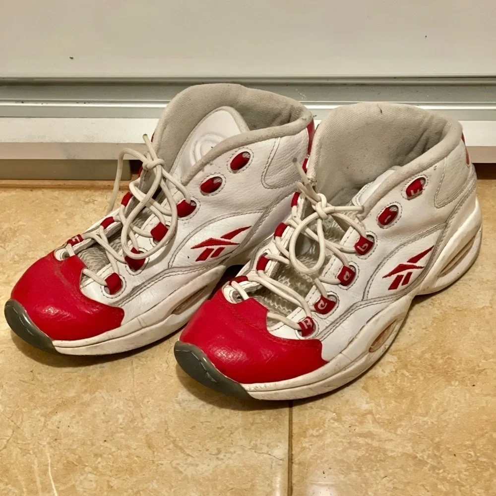 REEBOK Question Mids Basketball Shoe Youth Size 5 1/2White Red Q School Popular